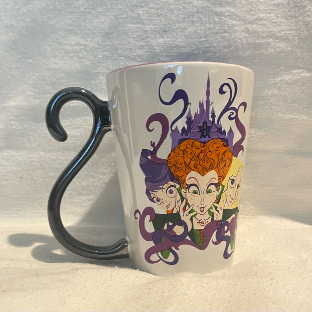 Binx Hocus Pocus Mug! The Sanderson Sisters and Binx tail as handle, new Disney